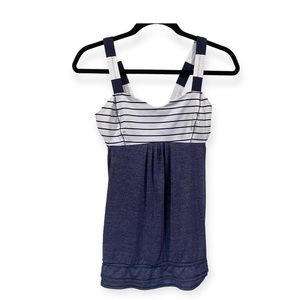 Lululemon Built in Bra Workout Active Tank Top Navy Blue White Stripe Size 6